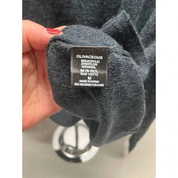 OLIVACEOUS WOMENS SIZE L DARK GRAY LIGHTWEIGHT VNECK SWEATER - Picture 5 of 7